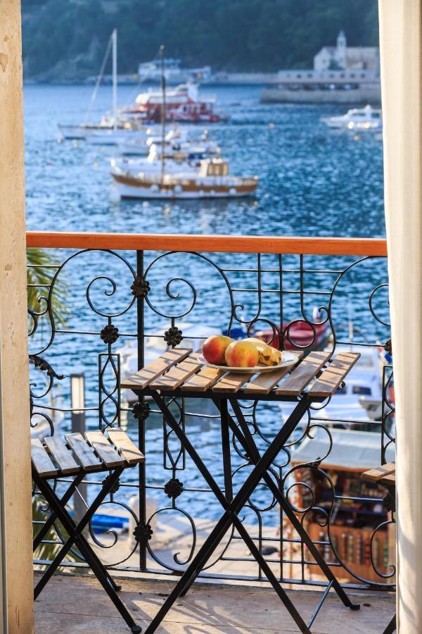 Komiža Seafront Rooms Koluna المظهر الخارجي الصورة