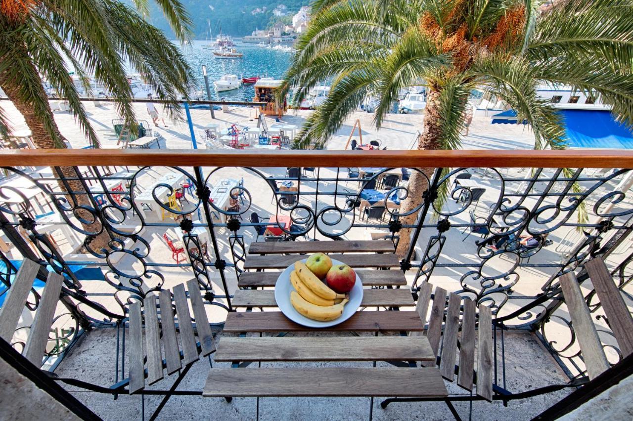 Komiža Seafront Rooms Koluna المظهر الخارجي الصورة