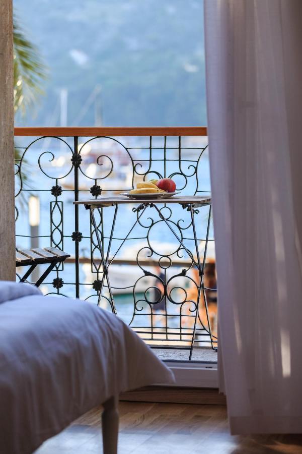 Komiža Seafront Rooms Koluna المظهر الخارجي الصورة